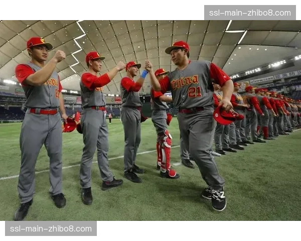 美国“退伍军人垒球计划”年度锦标赛在佛罗里达举行，超百支队伍参赛